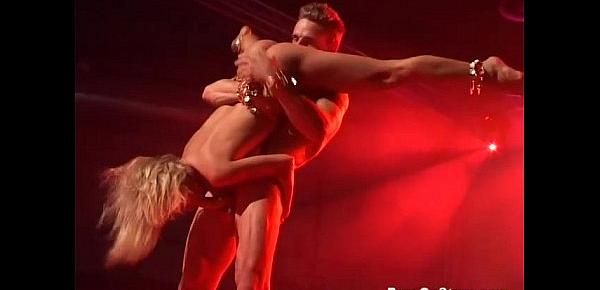  flexi acrobatic sex on public stage